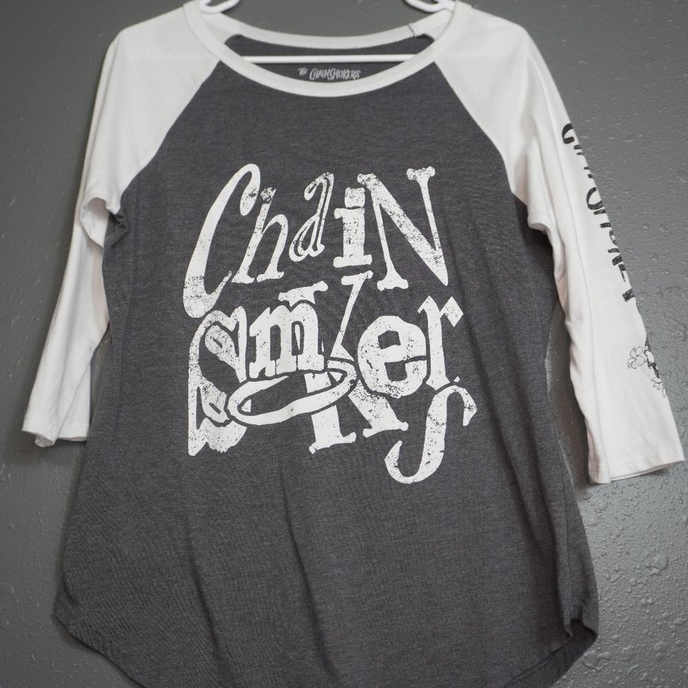 Chain Smokers Womens Grey And White Mid Sleeve Graphic Distressed Shirt Size XL